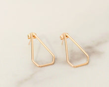 Load image into Gallery viewer, Geometric Emerald Post Earrings