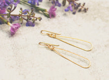 Load image into Gallery viewer, TRACY Slim Teardrop Dangle Hammered Earrings