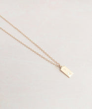 Load image into Gallery viewer, Gold Tag Pendant Necklace