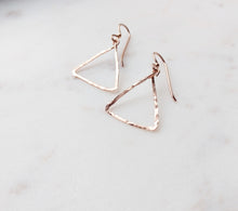 Load image into Gallery viewer, Rose Gold Triangle Hammered Earrings